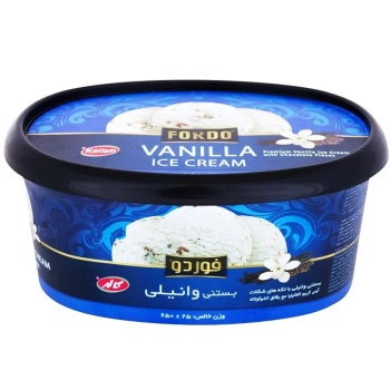 بستنی-وانیلی-با-تکه_-های-شکلات-کاله-16155e62ea3f3541640